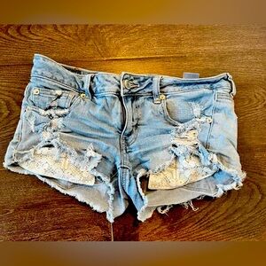 Size 6 American eagle shorts